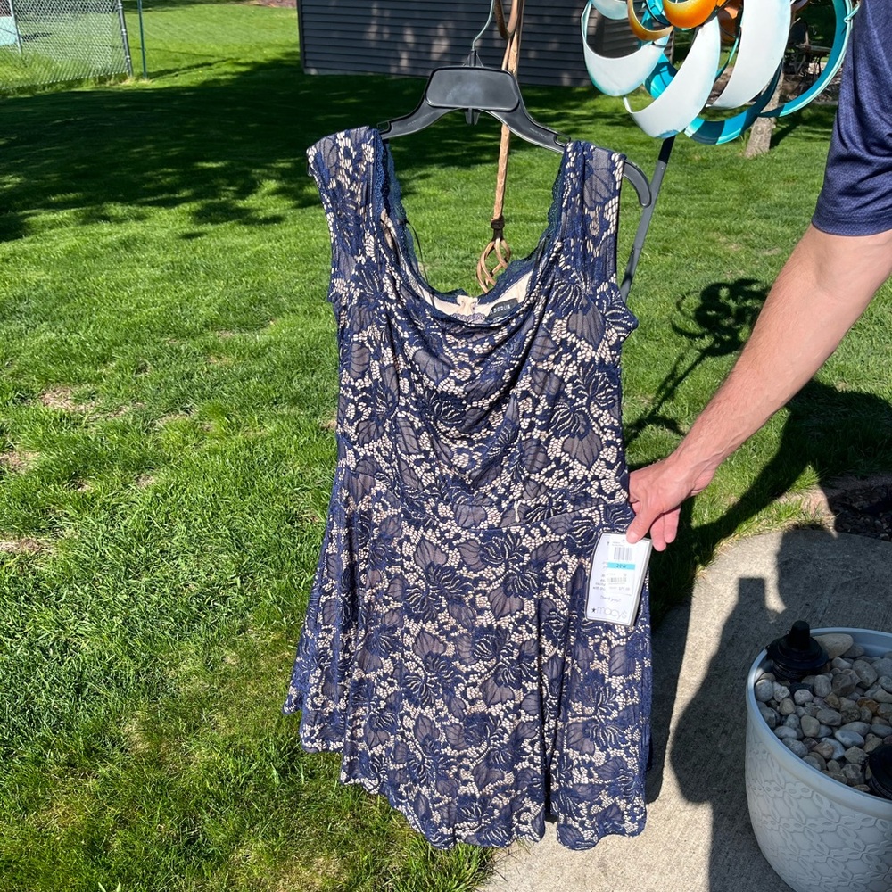 NWT Women’s B Darlin Sleeveless Lace Dress with lining Navy Color Size 20